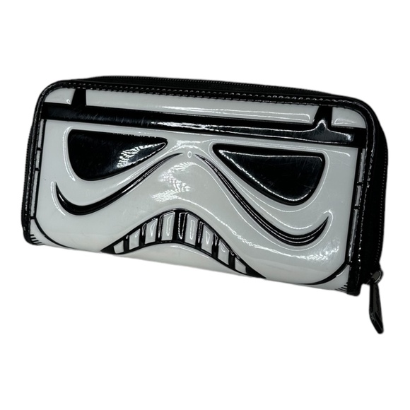 Disney X loungefly Star Wars Stormtrooper Patent Wallet - Picture 1 of 5